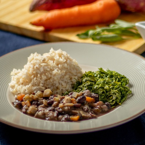 Combo Vegetariano + Bebida + Sobremesa