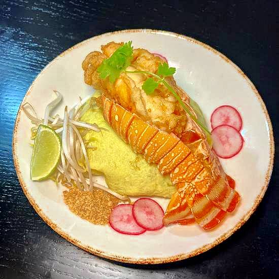 Royal Lobster Pad Thai