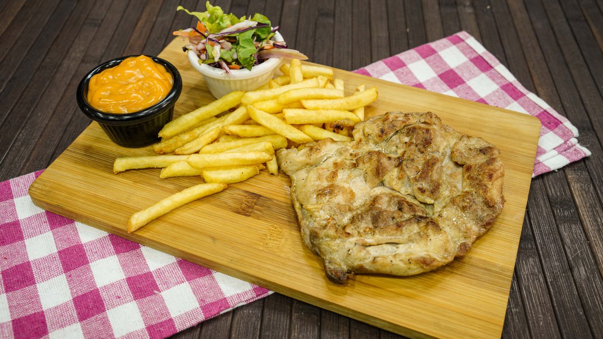 Pileći batak + pomfrit + salata + sos