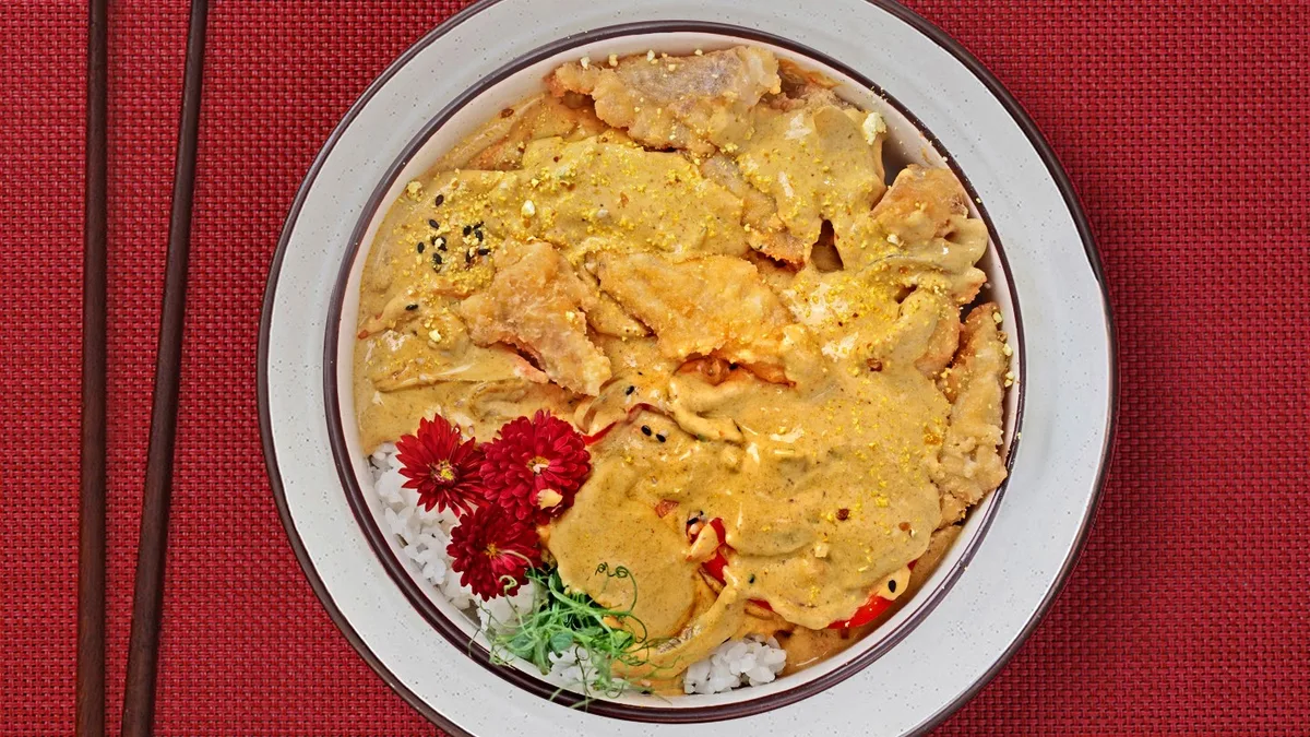 Filet Oslića u žutom kari sosu (blago ljuto)