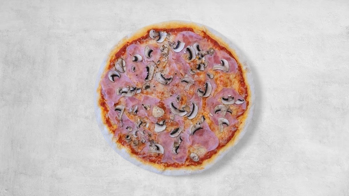 13. Pizza Prosciutto Funghi