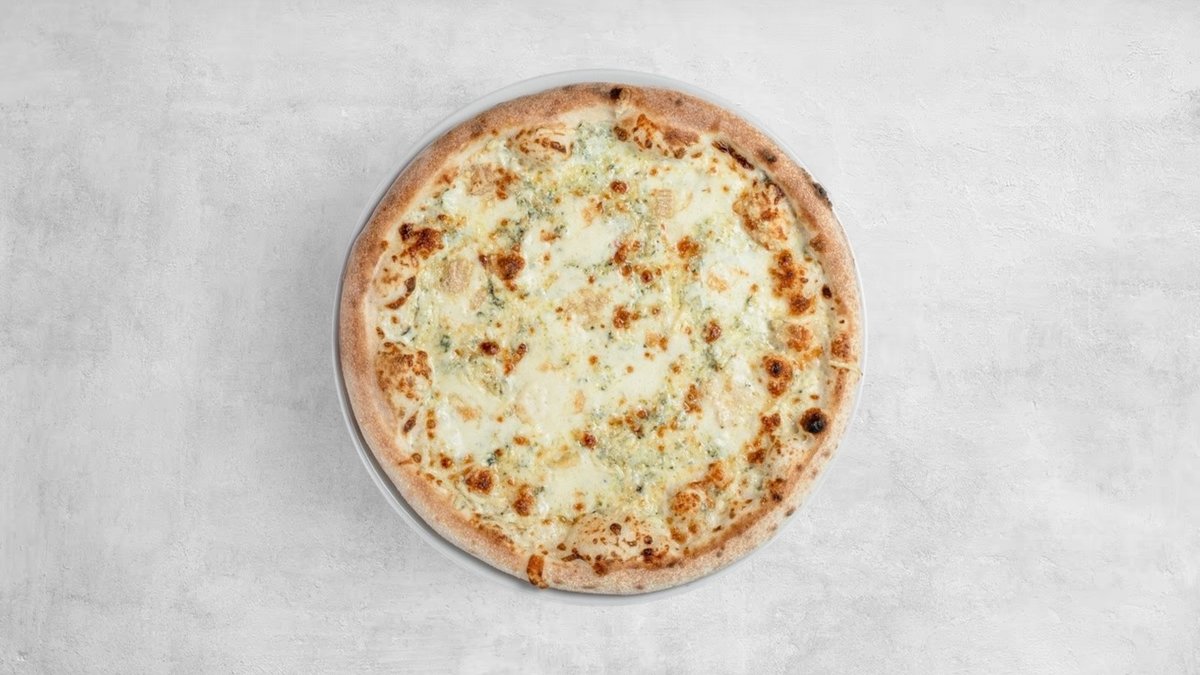 27. Pizza Quattro formaggi