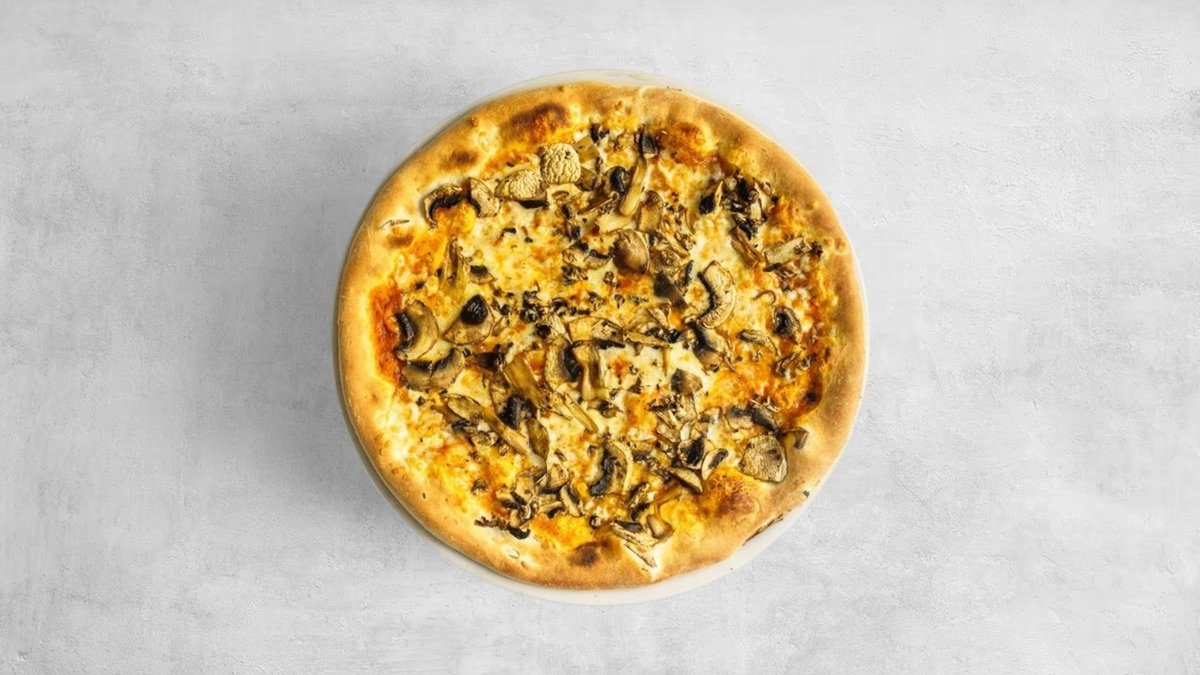 8. Pizza Funghi