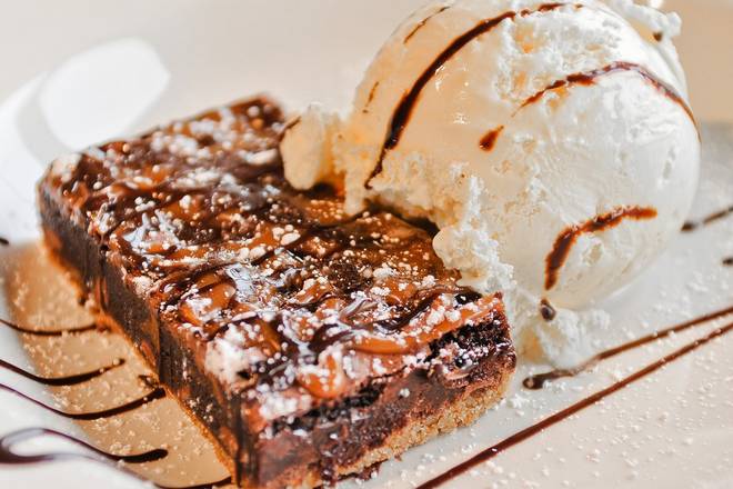 SALTED CARAMEL + CHOCOLATE BROWNIE