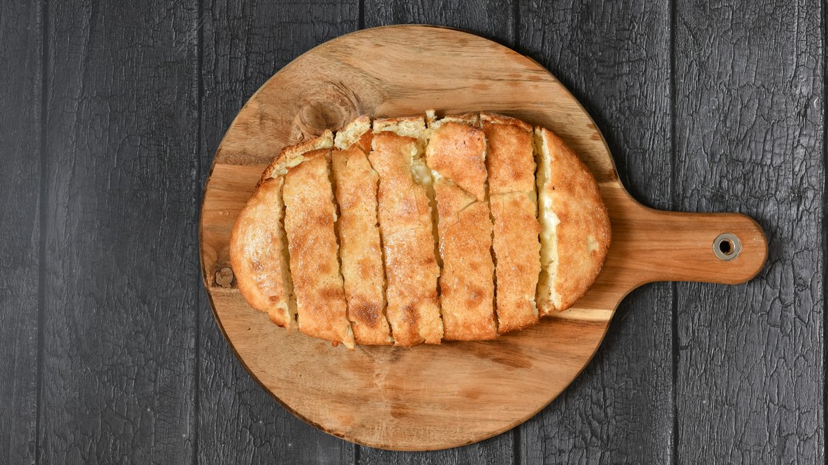 Garlic bread with cheese