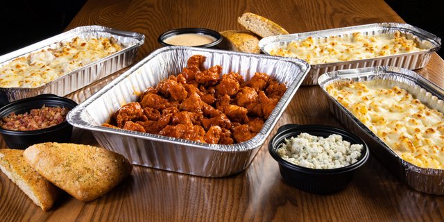 Buffalo Chicken Mac and Cheese Bar