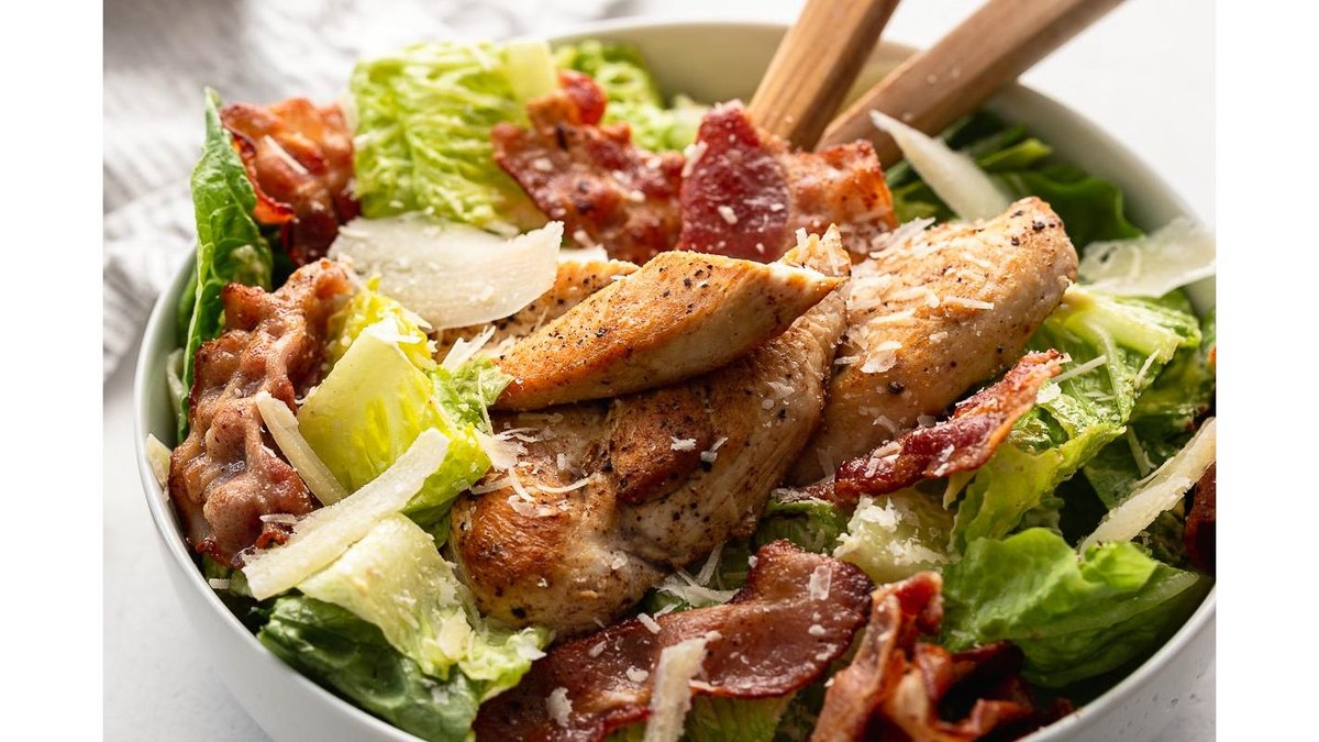 Salată caesar