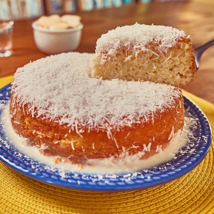 Bolo de Coco Médio