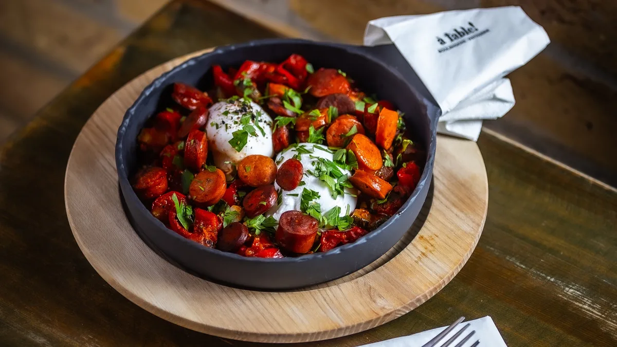Shakshuka kolbász