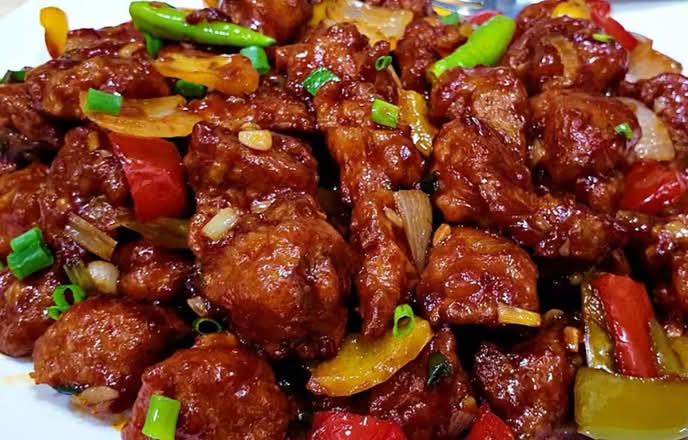 CHILLY CHICKEN (with veg fried rice and naan)