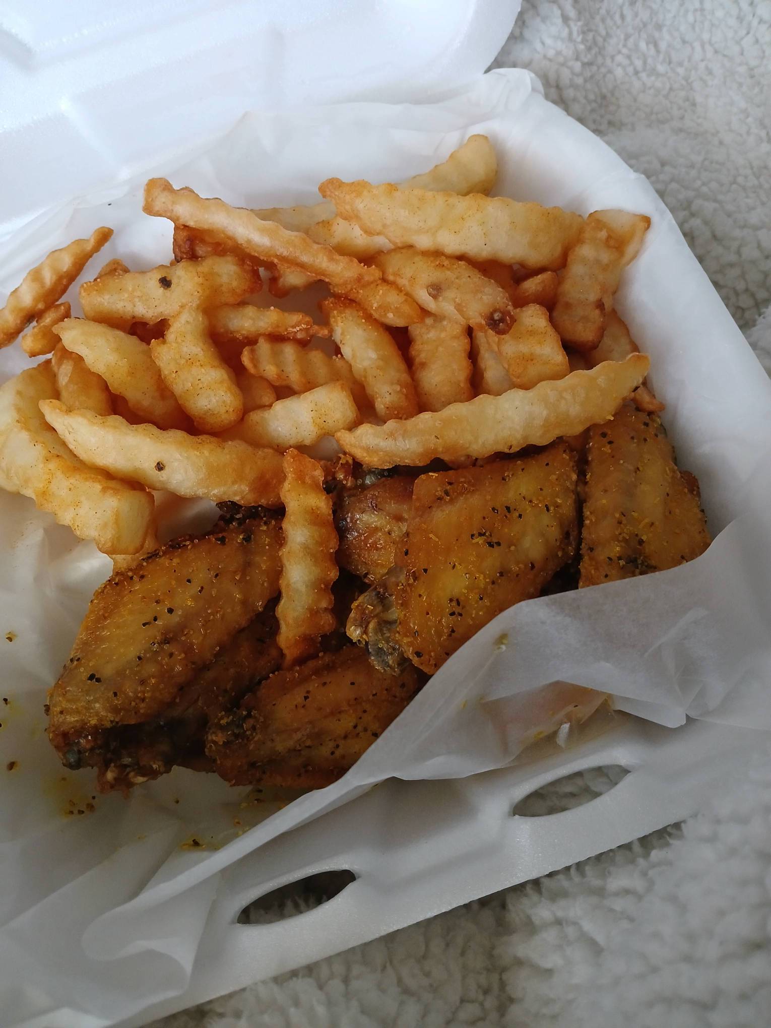 Wings with side