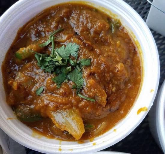 Chicken Bhoona w/ FREE NAAN BREAD