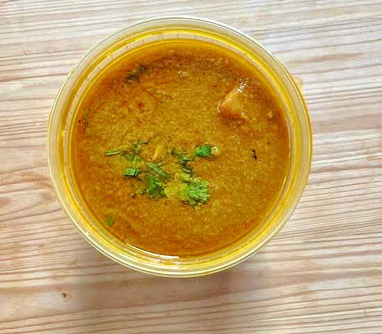 Chicken Curry w/ FREE NAAN BREAD