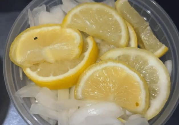 Onion Slices with Lime Wedge
