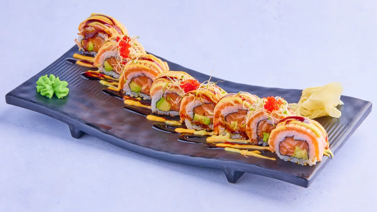 142. Salmon Lover Futomaki