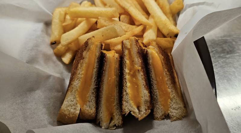 Kids Grilled cheese and French fries