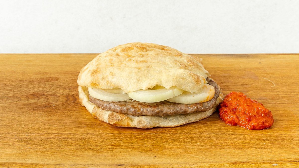 Pleskavica v lepinji