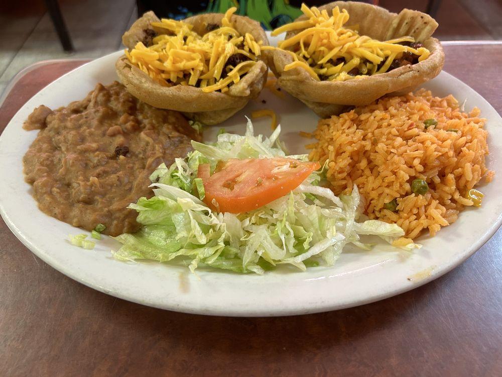 36. Plato de 2 Tacos Esponjosos / 36. 2 Puffy Tacos Plate