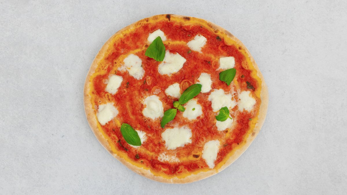 1) Margherita pizza