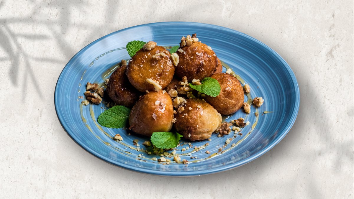 Loukoumades s medem