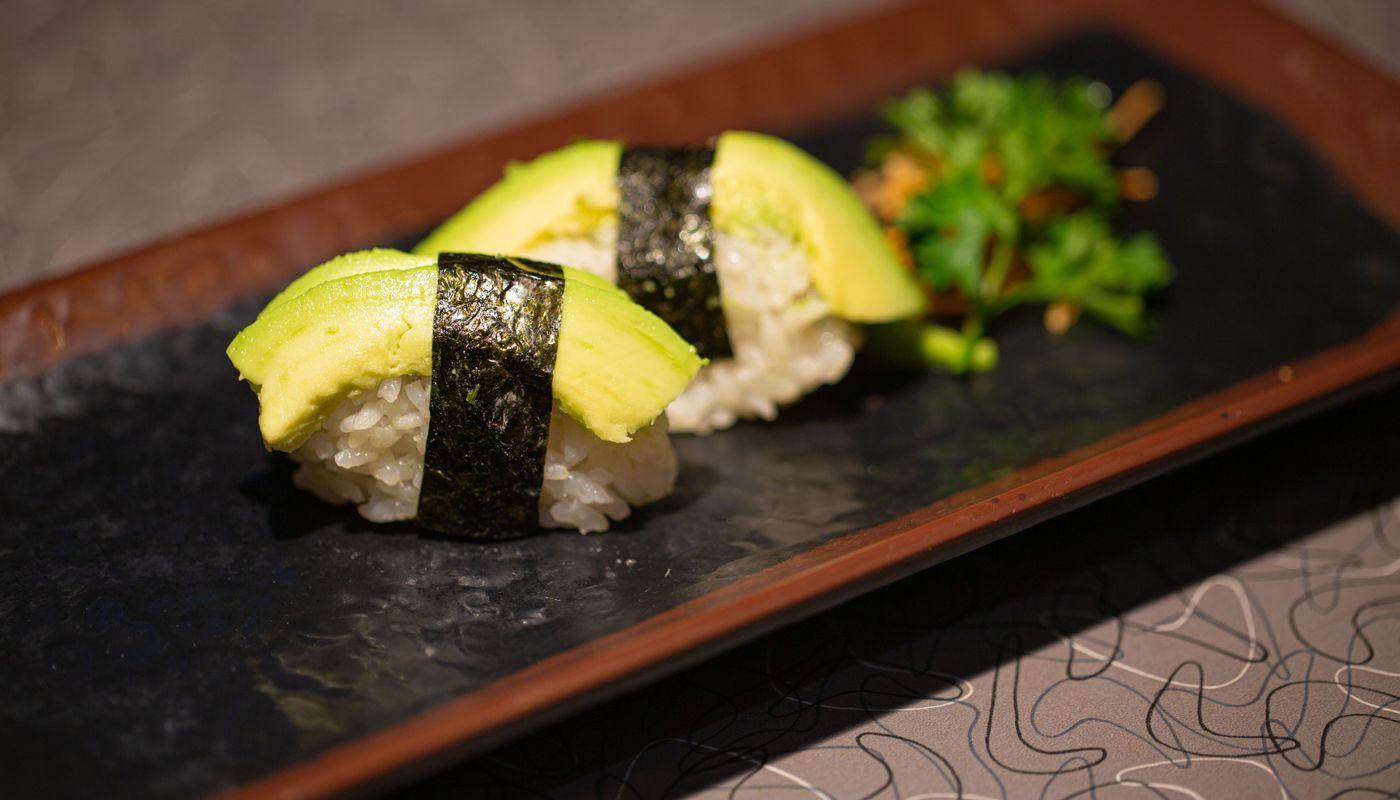 Avocado Sushi (2pcs)