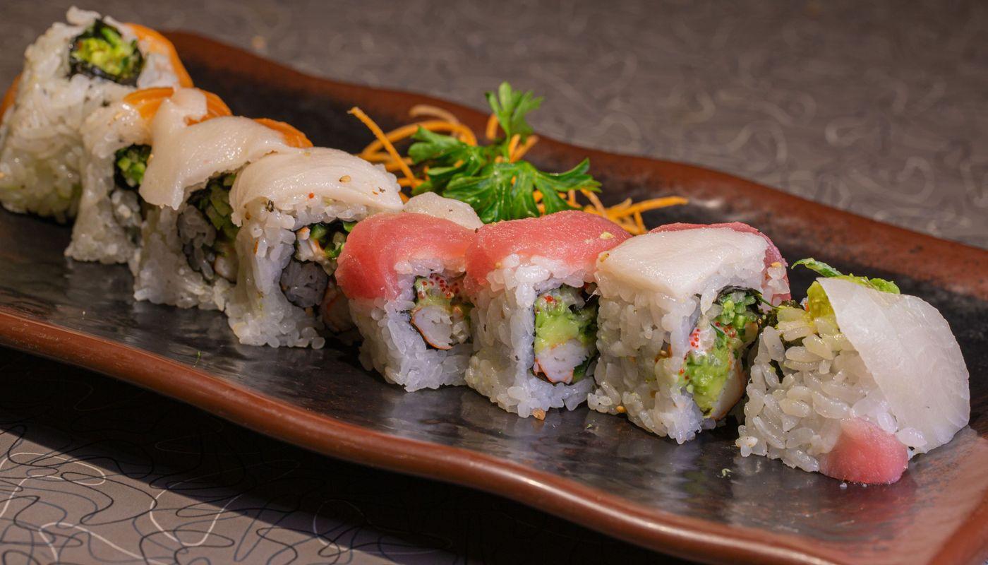 California Rainbow Roll (8pcs)