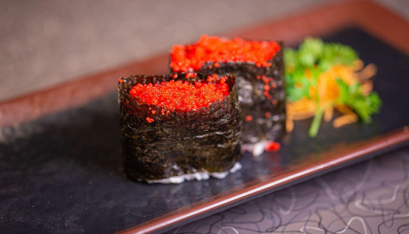 Flying Fish Roe (Tobiko) Sushi (2pcs)