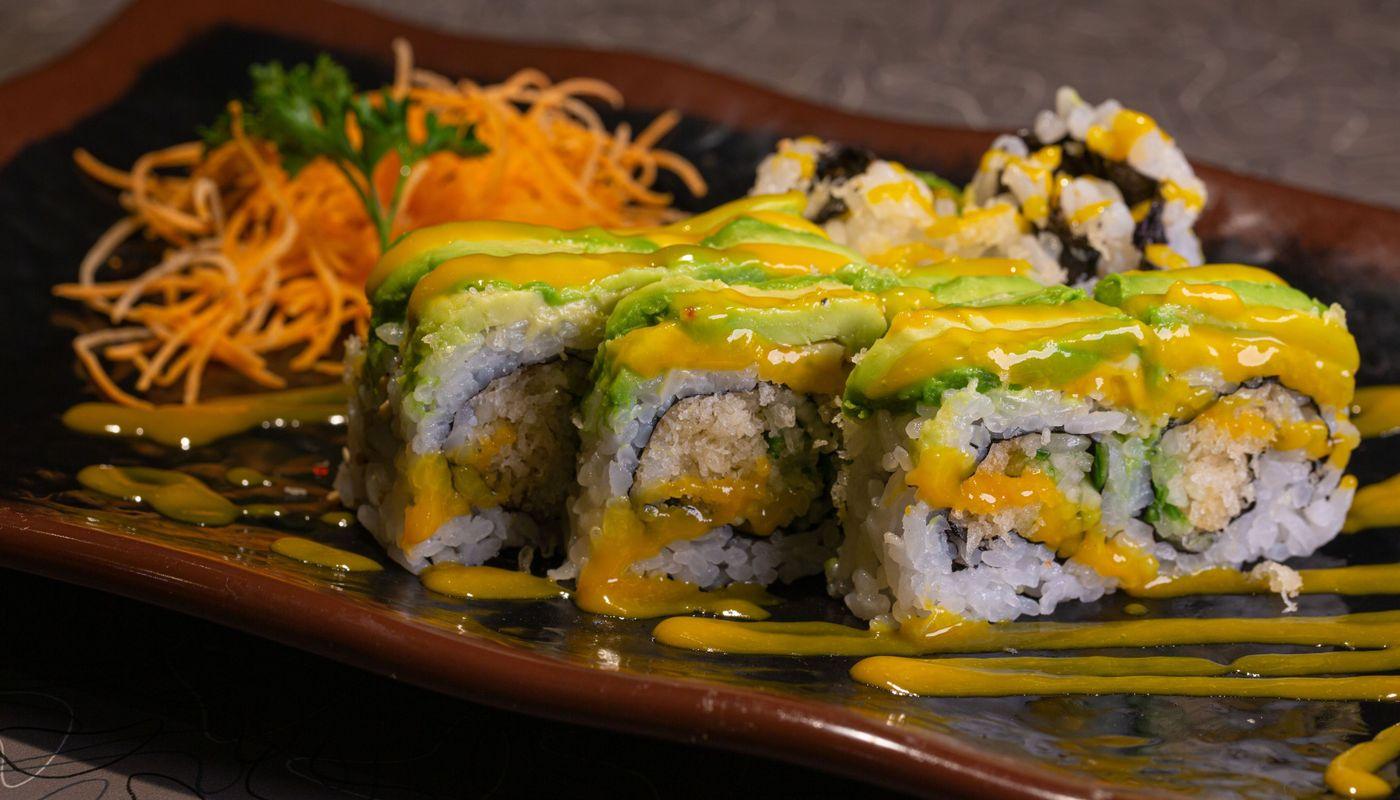 Gold Dragon Roll (8pcs)