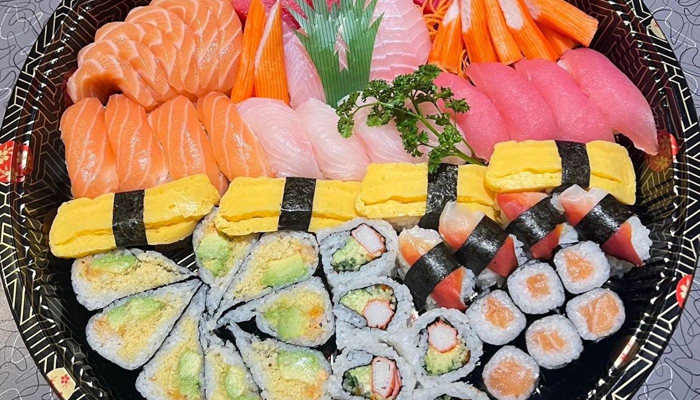 Large Party Tray (70pcs)