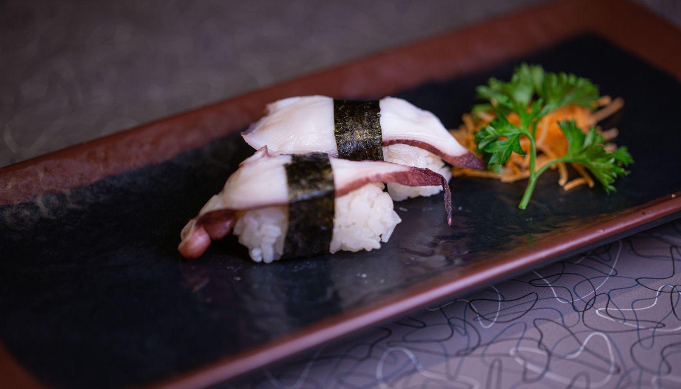 Octopus (Tako) Sushi (2pcs)