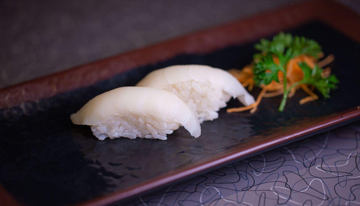 Red Snapper(Tai) Sushi (2pcs)