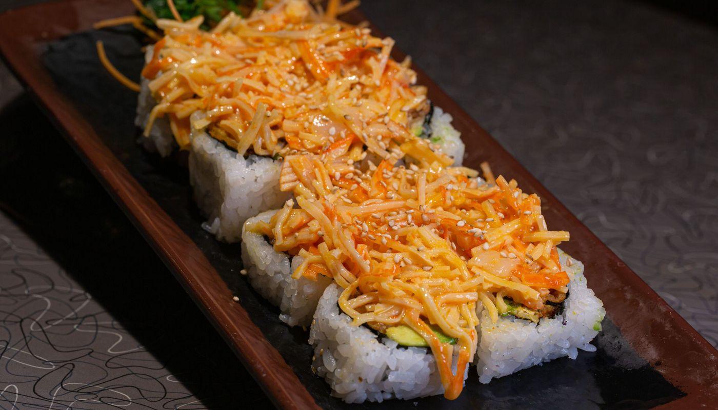 Volcano Roll (8pcs)