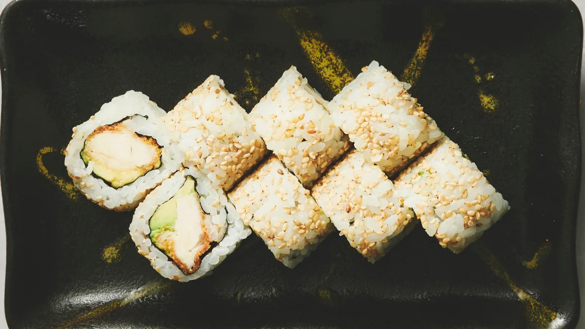 Uramaki crispy kylling