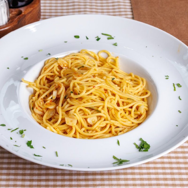 Pasta aglio, olio e peperoncino