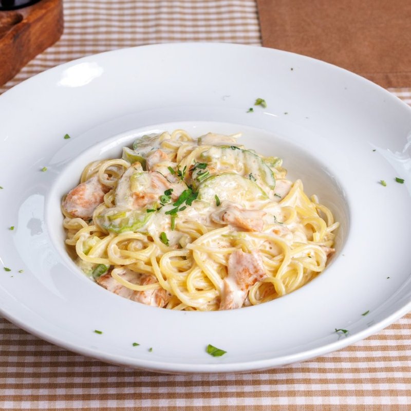 Pasta salmone e zucchini