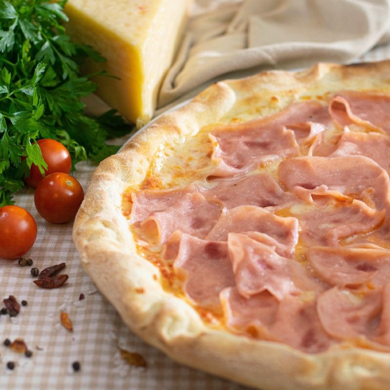 Pizza Al prosciutto