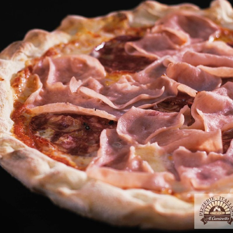 Pizza Prosciutto salami
