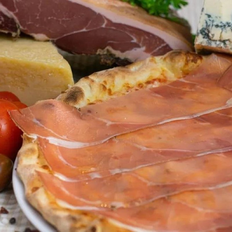 Pizza Speck e gorgonzola