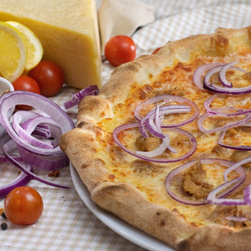 Pizza Tonno e cipolla