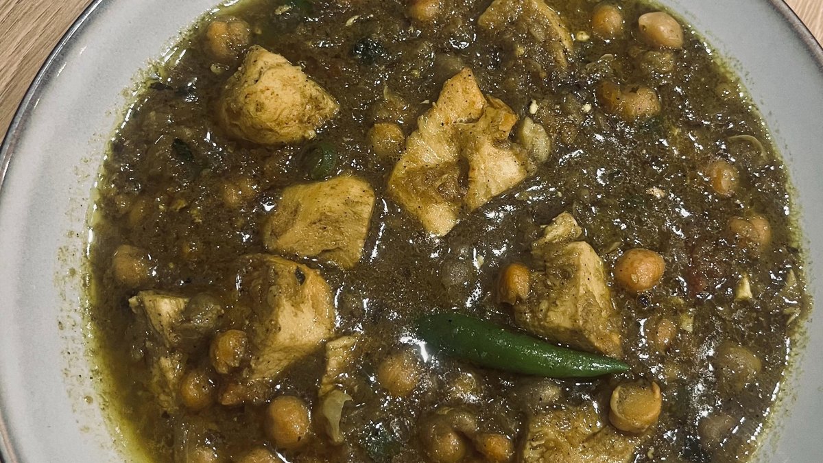 Csirke Chole