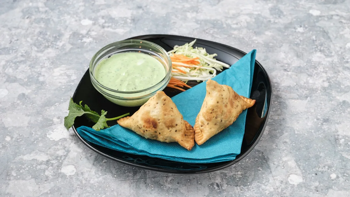Zöldséges samosa / Veg samosa (2db)
