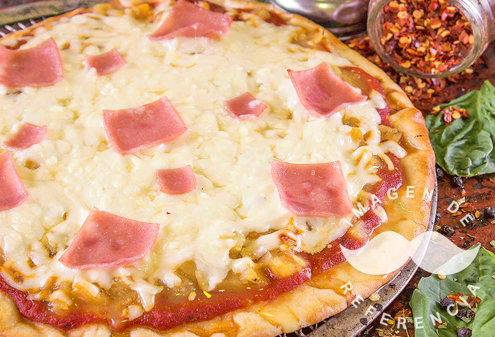 Pizza Jamón y Hongos