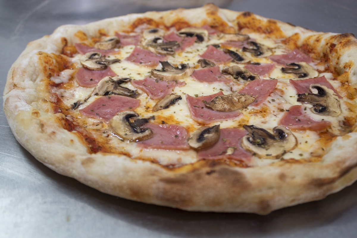 Pizza Jamón y Hongos