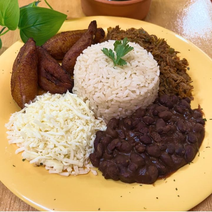 ⭐️ Pabellón Plate
