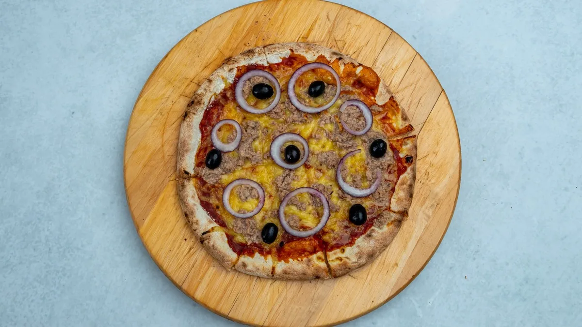 Tuna pizza XL