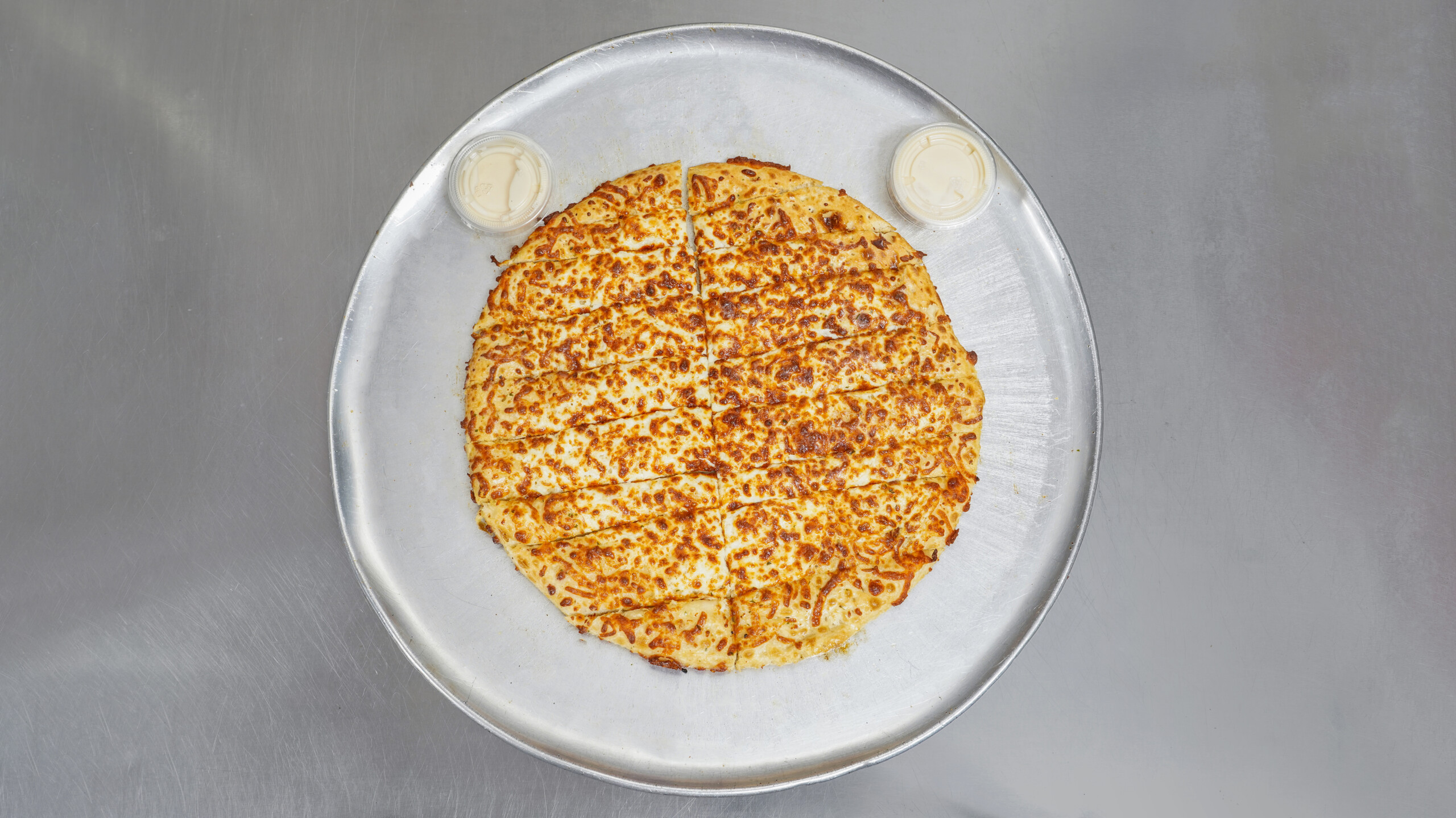 Medium Garlic Fingers with Donair Sauce