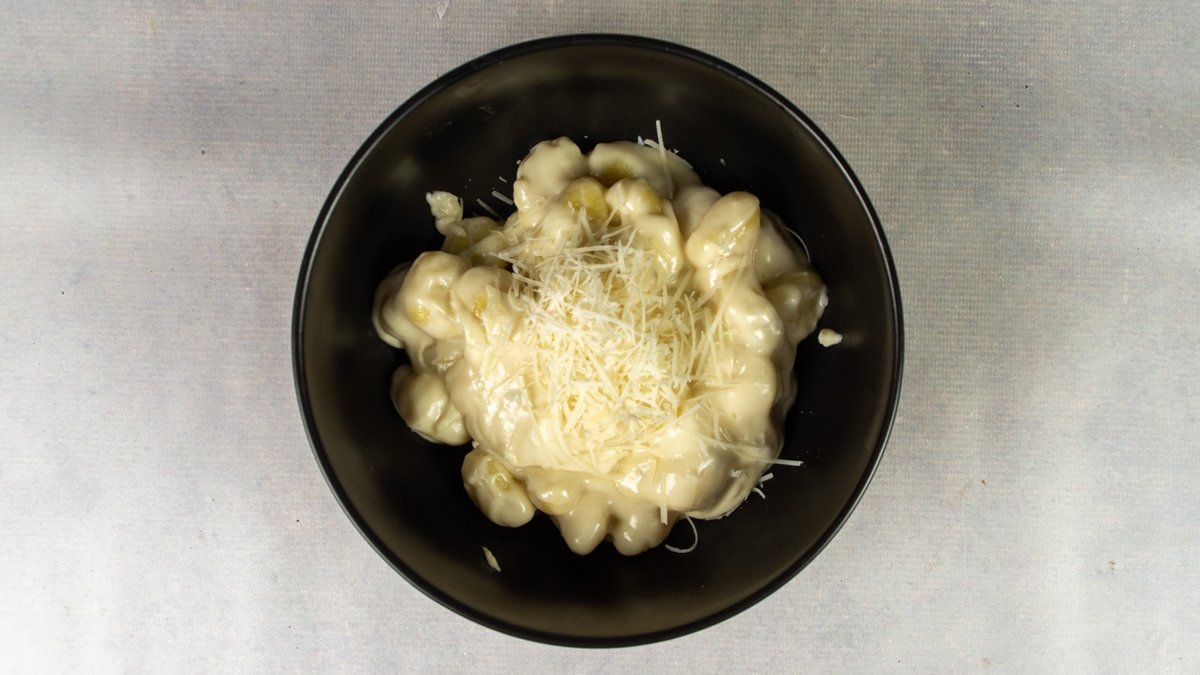 Njoke alfredo pasta
