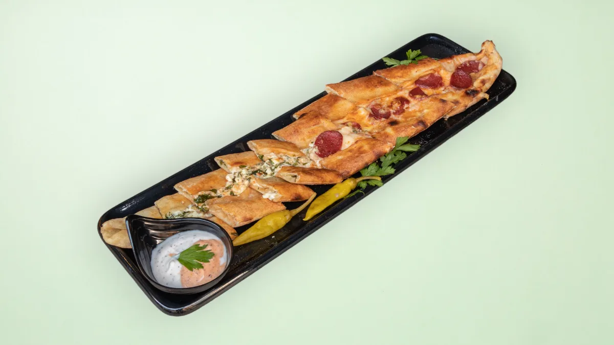 Pide Sebzeli