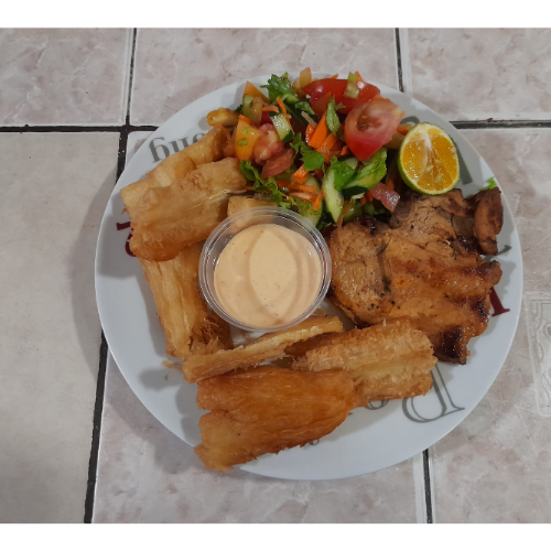 Chuleta con Yuca