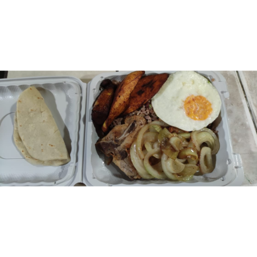 Pinto Chuleta y Huevo Frito